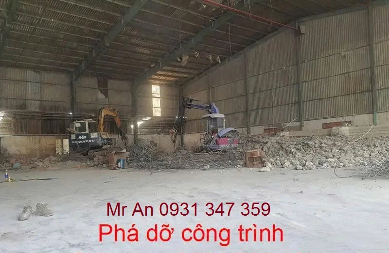 Phá dỡ công trình xây dựng (tháo dỡ nhà cũ, nhà xưởng)